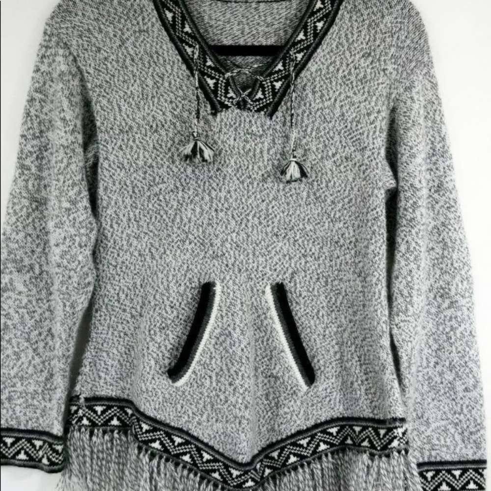 NWOT, Peruvian knitted Sweater GREY BLACK WHITE Tassel  Sz S, New withou…